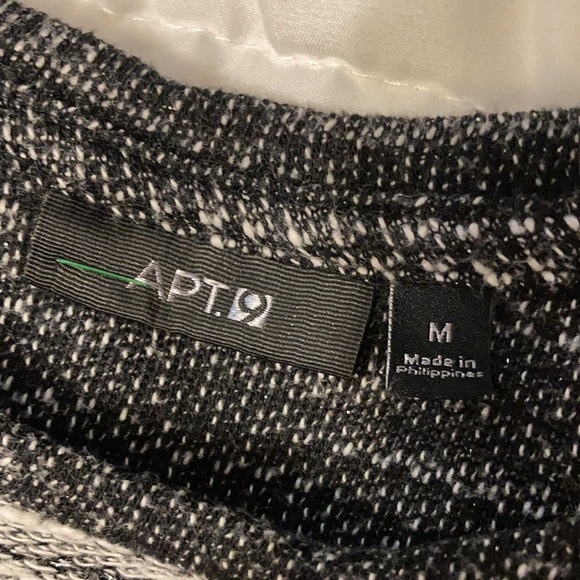 Apt. 9 Medium Sparkly Women’s Sweater - Picture 2 of 5